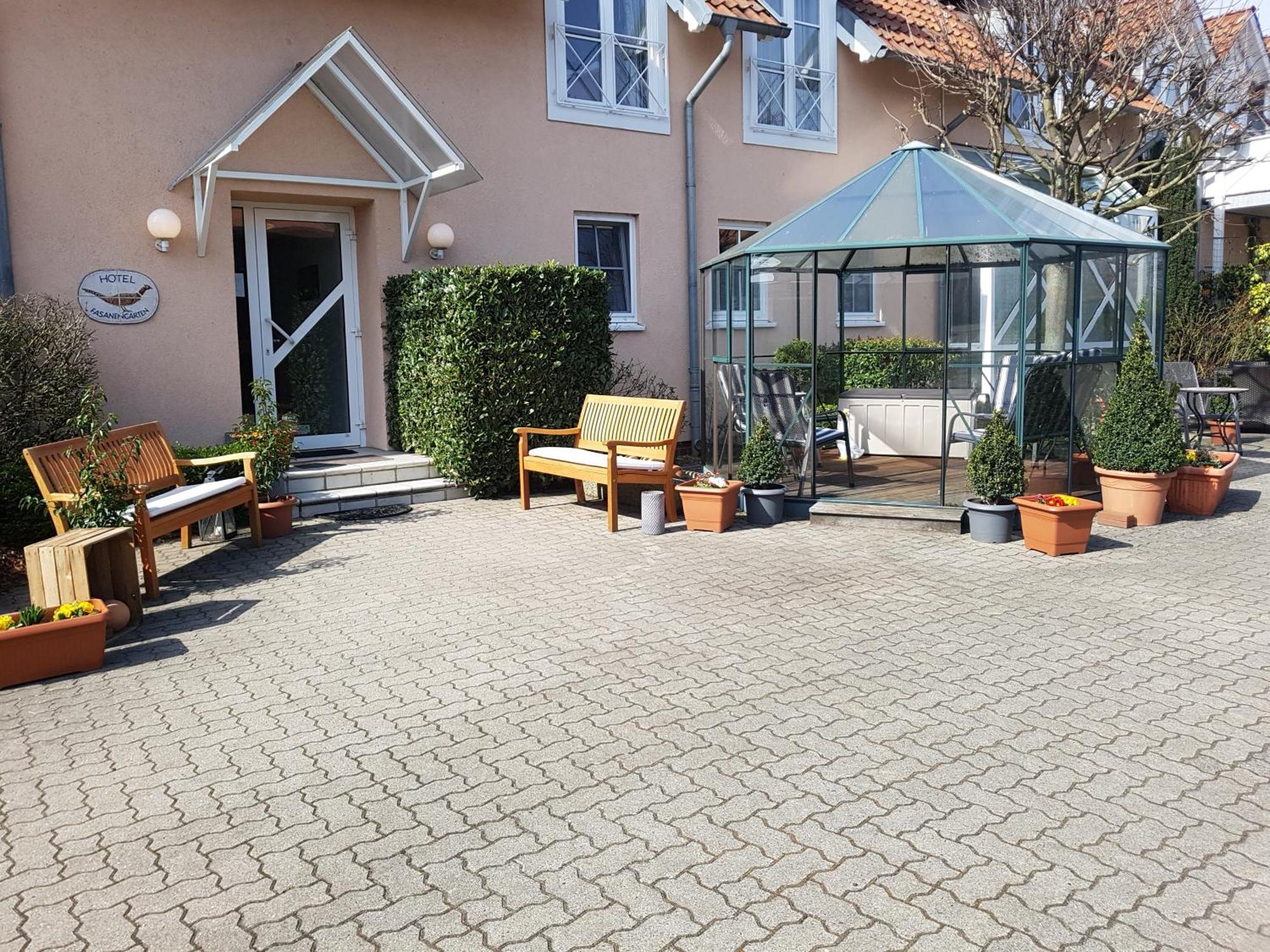Hotel Fasanengarten Sarstedt Esterno foto