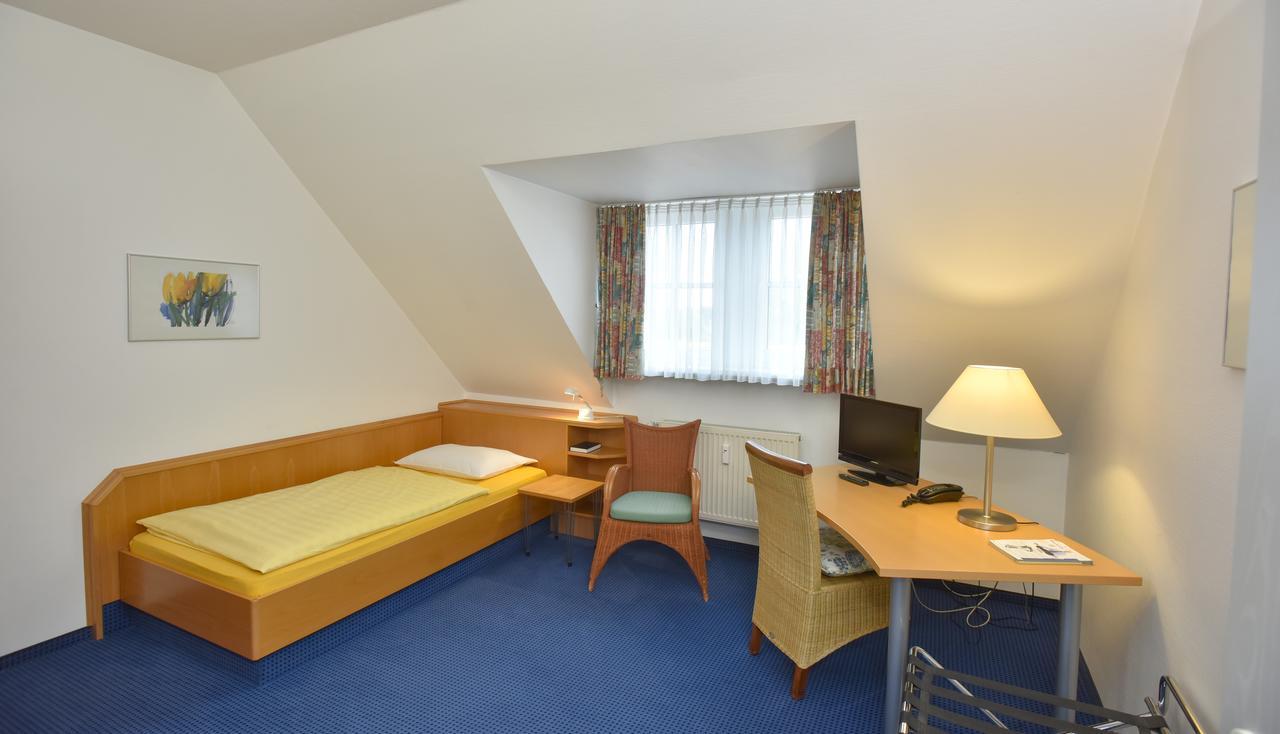 Hotel Fasanengarten Sarstedt Esterno foto